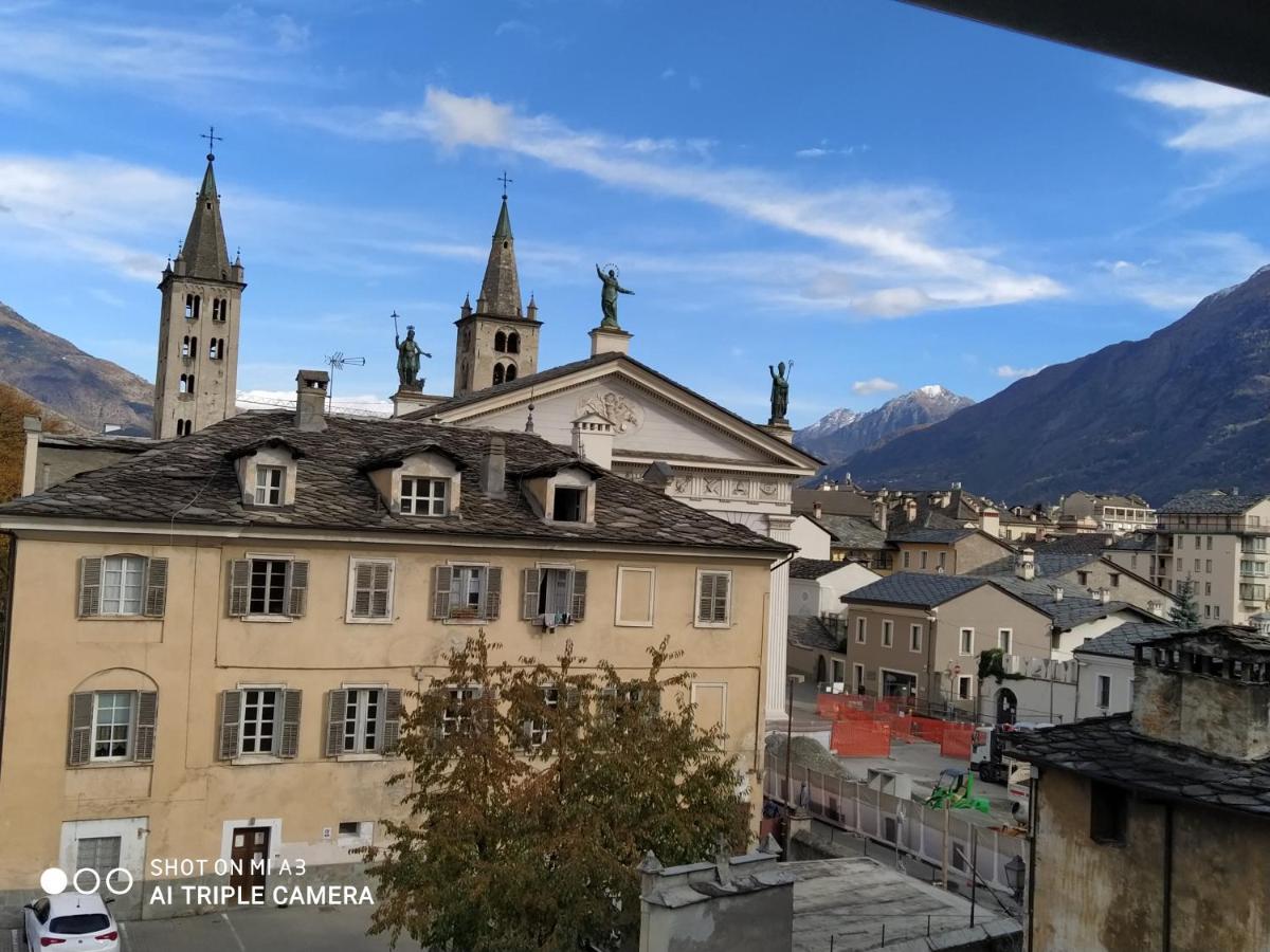 Апартаменты Un Oeil Sur La Cathedrale Аоста Экстерьер фото